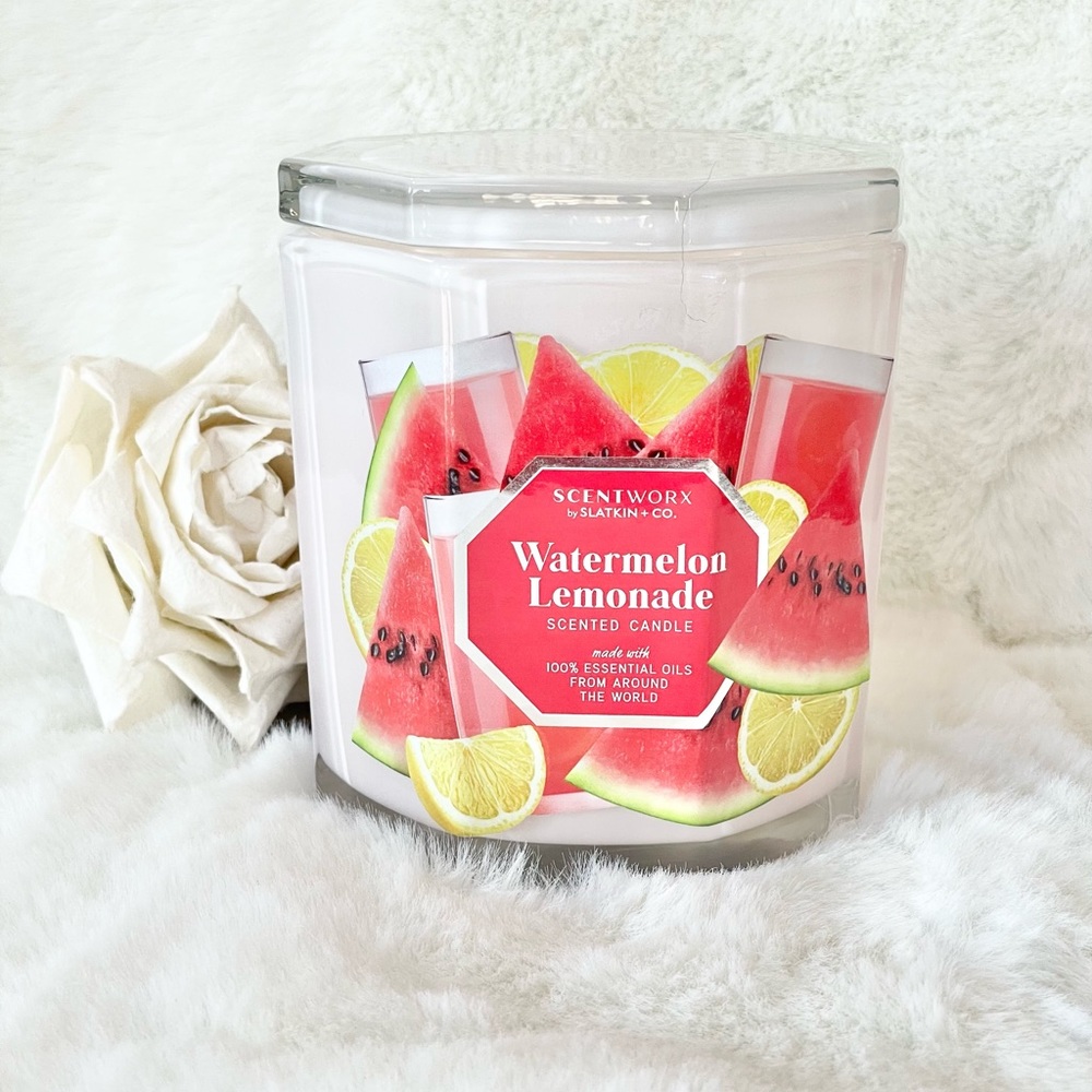 New with tags SCENTWORX WATERMELON LEMONADE SCENTED CANDLE with ESSENTIAL OILS